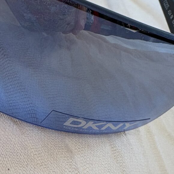 DKNY Frameless Lavender Wrap Tinted Lenses 7220S - Picture 2 of 7